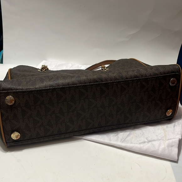 Michael Michael Kors Susannah Ladies Large Leather Tote Handbag - Picture 13 of 14